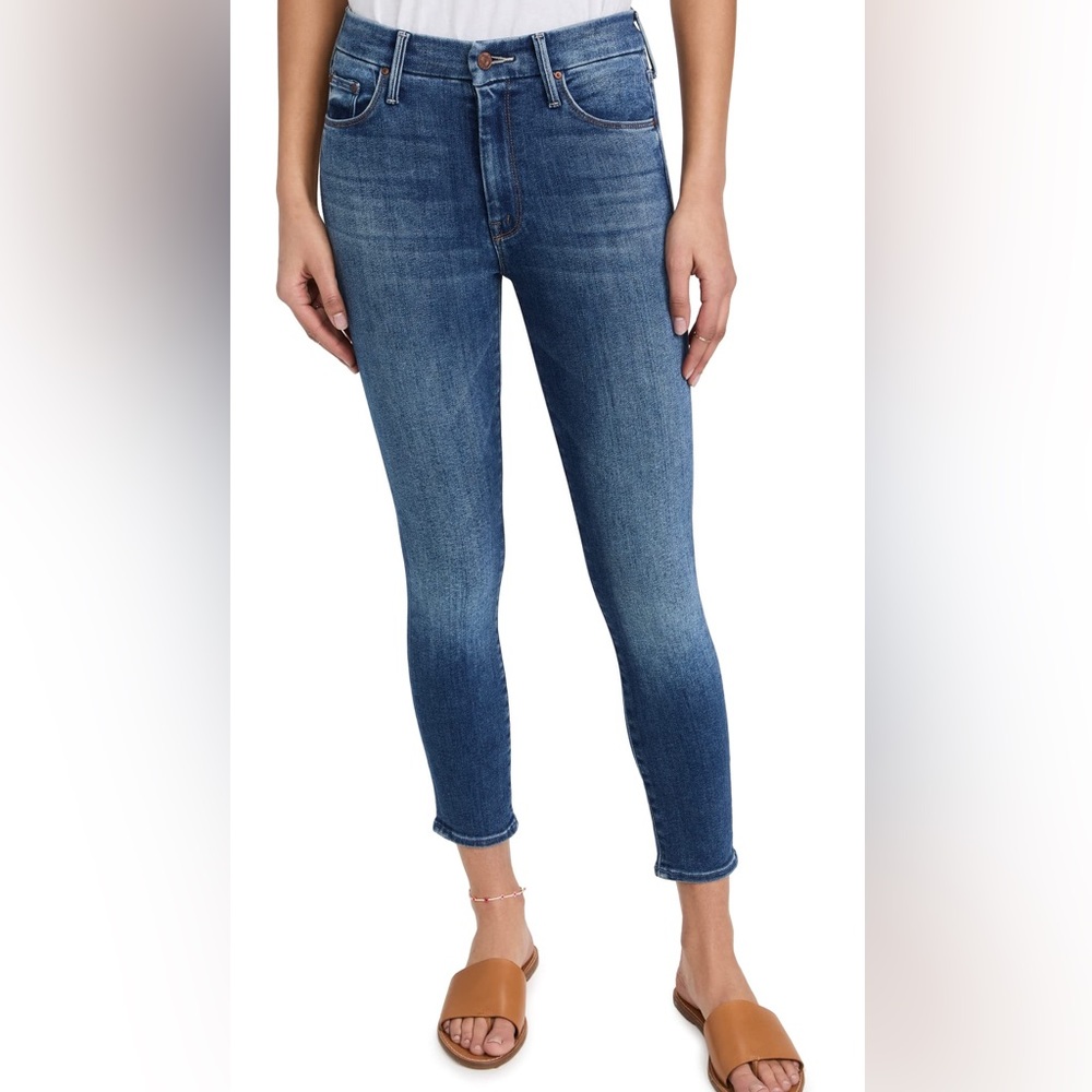 Mother looker crop in Let’s Just Be Friends size 29